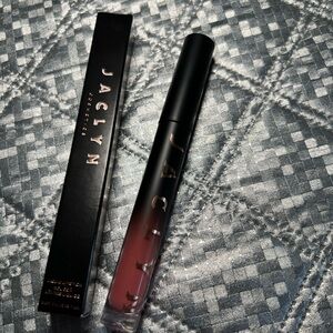 Jaclyn Cosmetics Poutspoken liquid lipstick - Outspoken